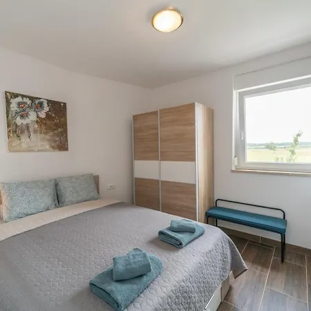 With Parking Space Rozac, - 27240 Apartment