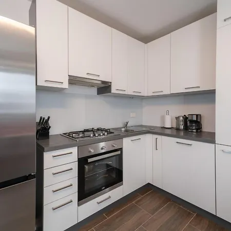 With Parking Space Rozac, - 27240 Apartmán Umag
